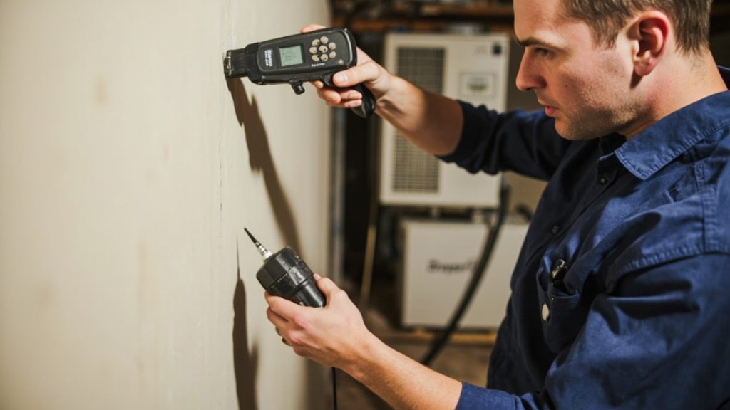 Red flags to watch for when hiring a water resto